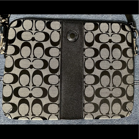 Coach tablet/mini laptop bag - Picture 1 of 5
